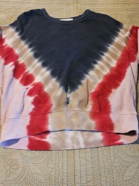 Daydreamer V-Stripe Tie-Dye Crewneck in Navy, Red and Pink